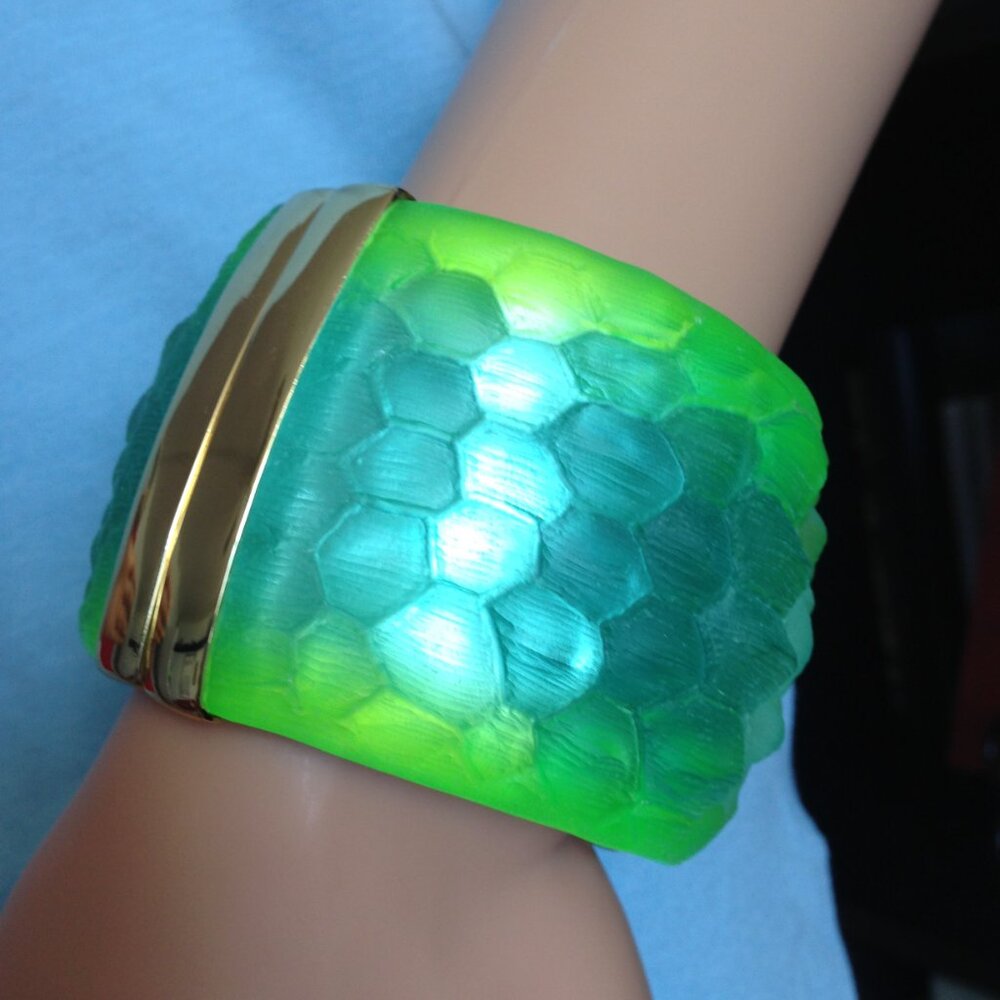 Neon Lucite Bracelet - Picture 3 of 12